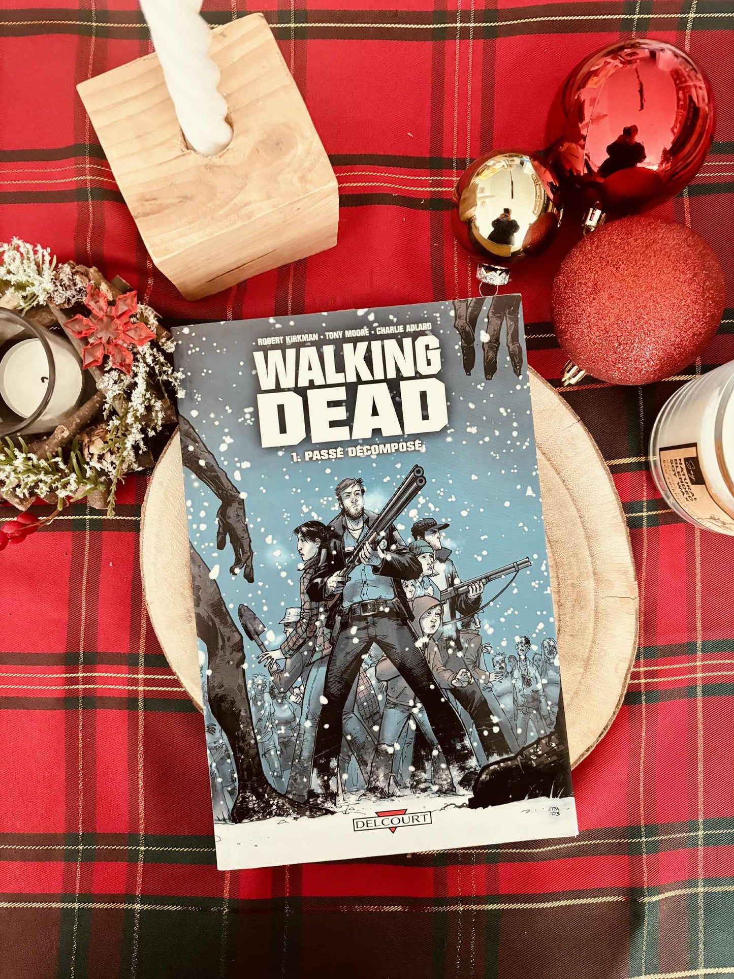 "Walking dead - tome 1: Passé décomposé" de Robert Kirkman, Tony Moore et Charlie Adlard