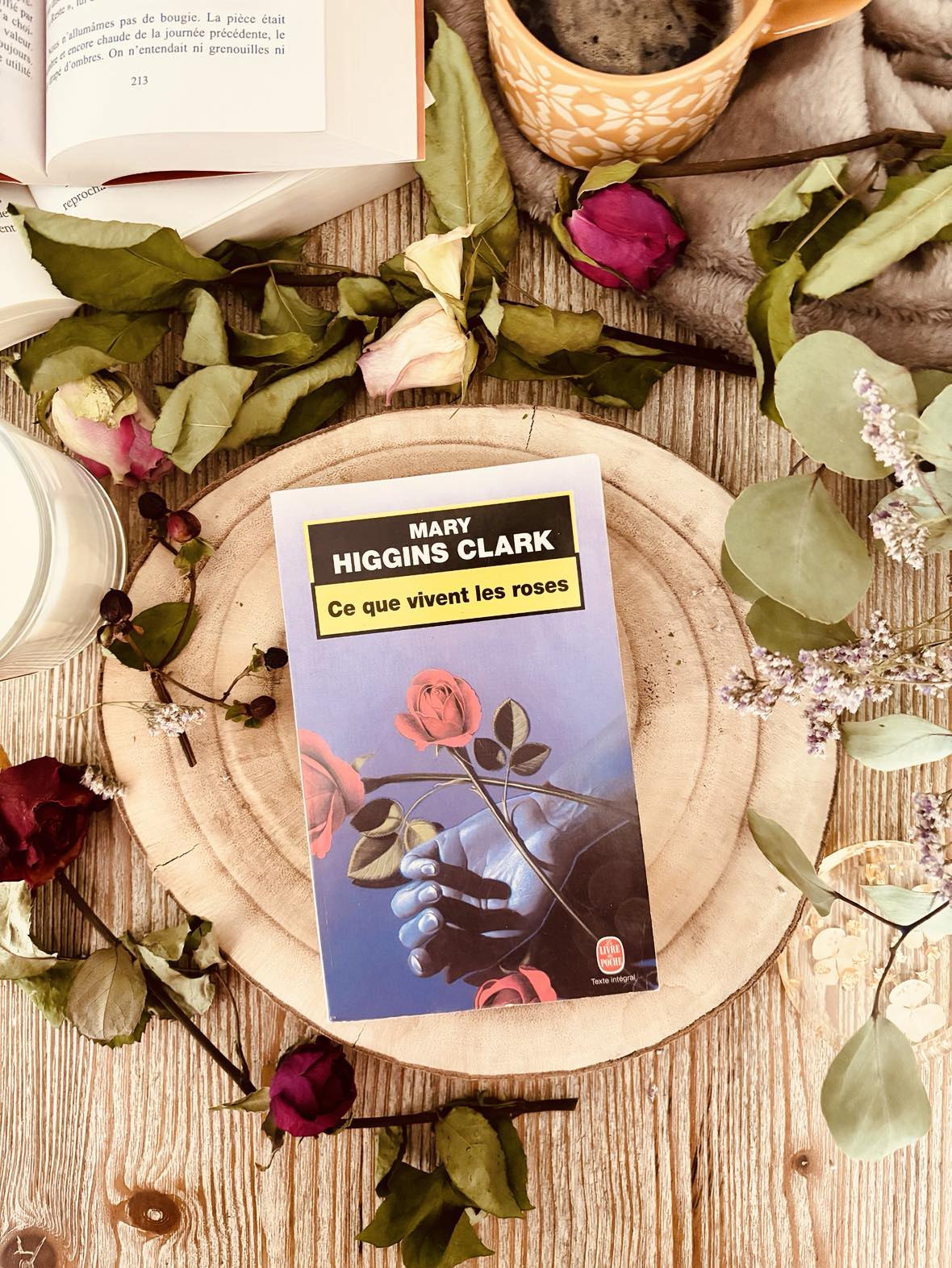" Ce que vivent les roses " de Mary Higgins Clark